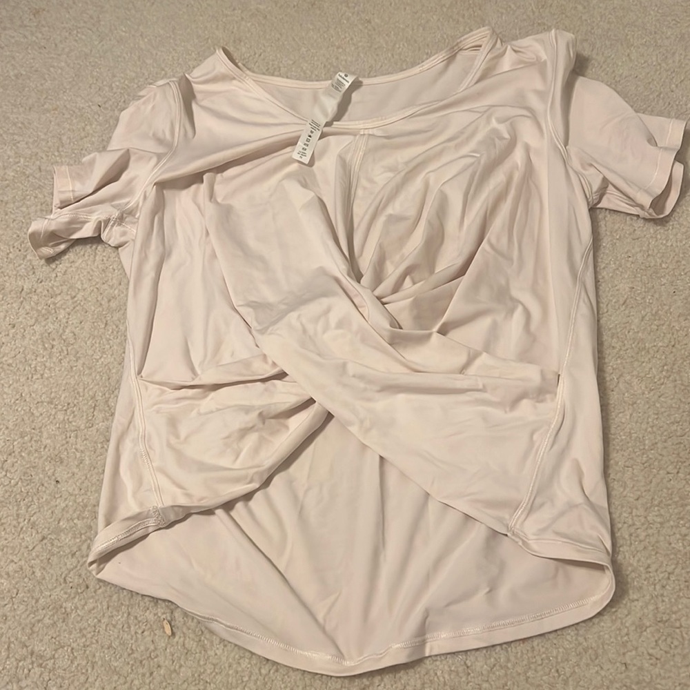 Lululemon shirt size 8